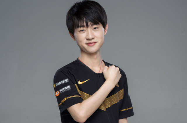 补左后卫的 补左后卫的