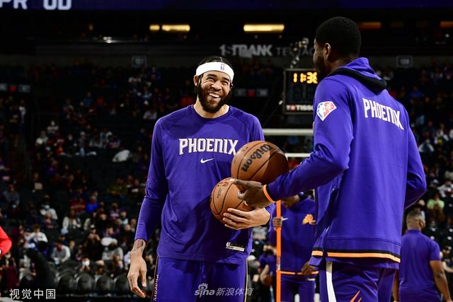 队在后面的 队在后面的